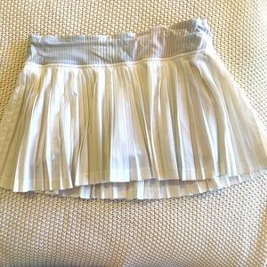 Size 6 White/Gray/Pink Lululemon Pleat to Street Skirt